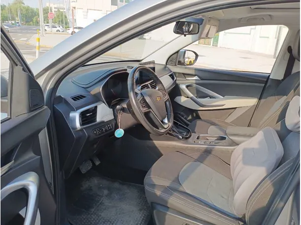 Car image 11