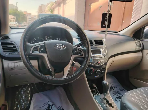 Car image 26