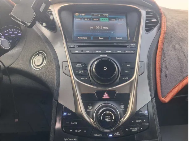 Car image 16
