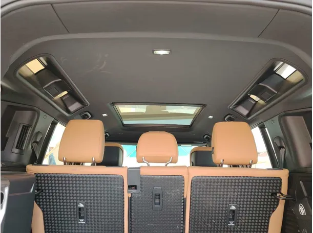 Car image 27