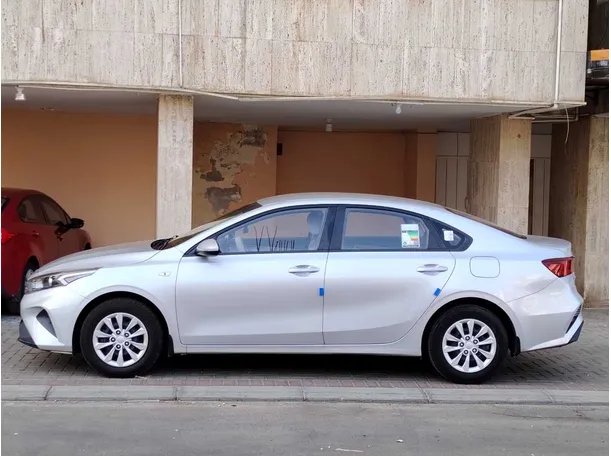 Car image 8
