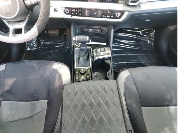 Car image 23