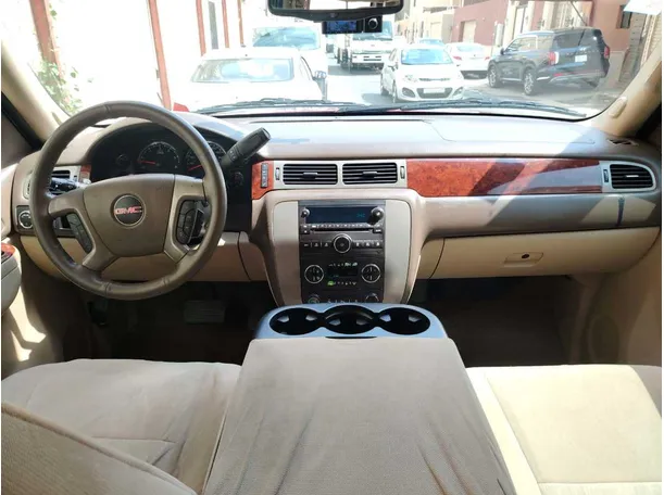 Car image 25