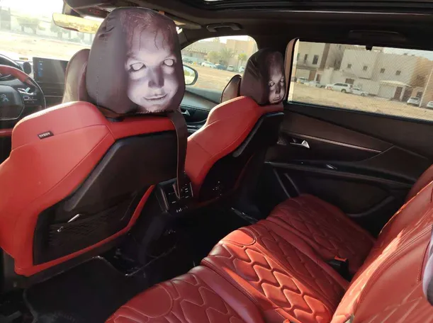 Car image 17