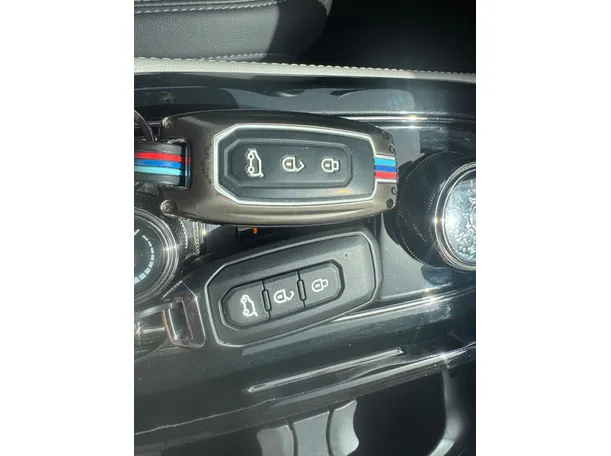 Car image 23