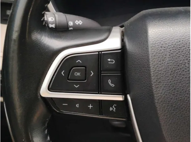 Car image 33