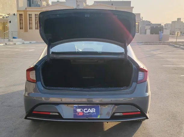 Car image 24