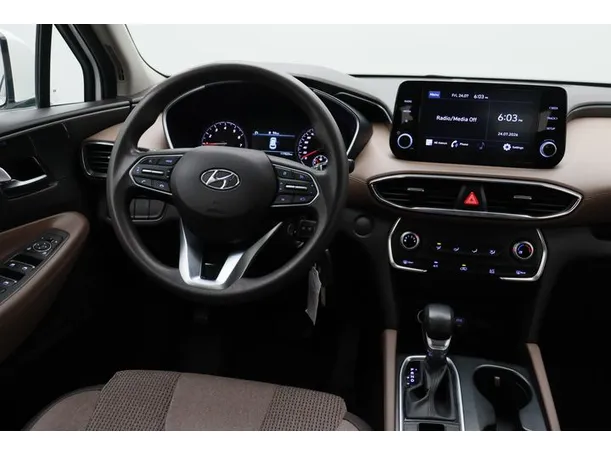 Car image 15