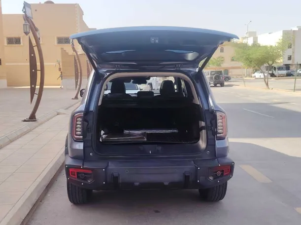 Car image 23