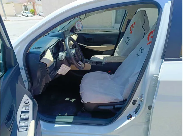 Car image 13