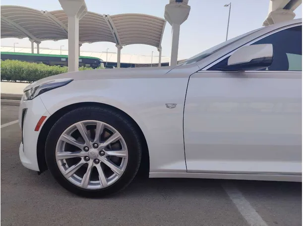 Car image 8