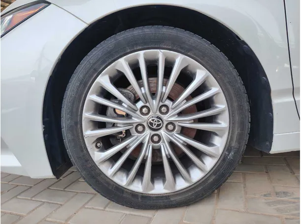Car image 9