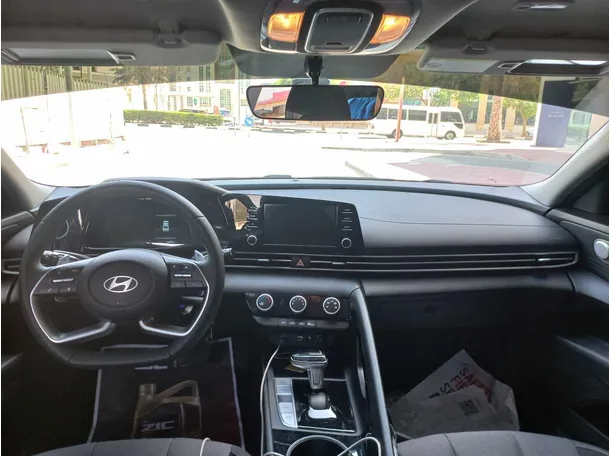 Car image 16