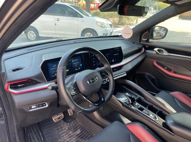 Car image 11