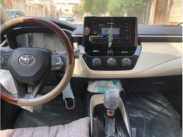 Car image 14