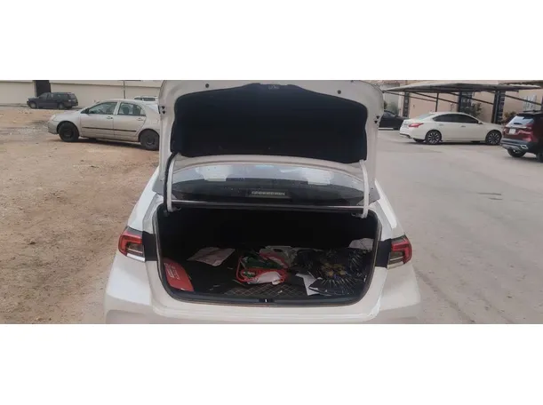 Car image 24