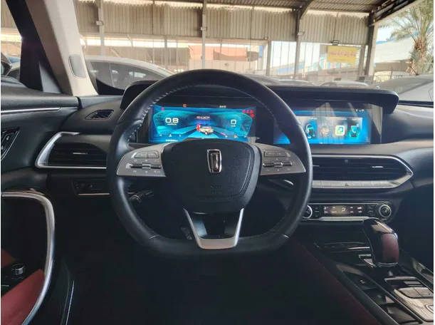 Car image 25