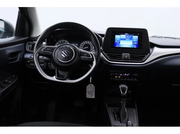 Car image 15