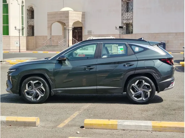 Car image 8