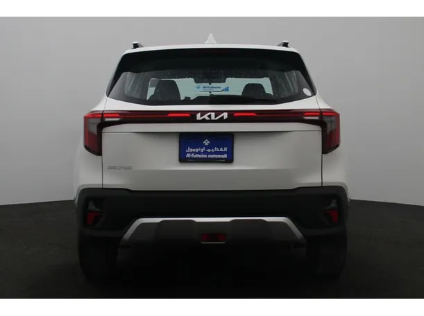 Car image 12