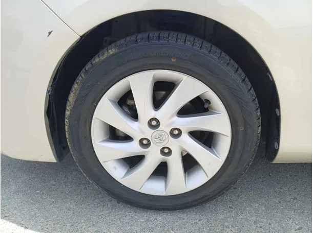 Car image 9