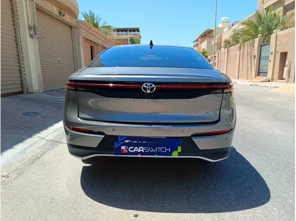 Car image 8