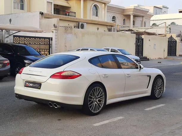 Car image 5
