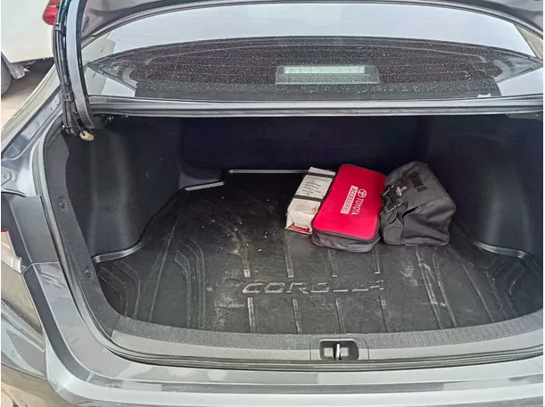 Car image 25