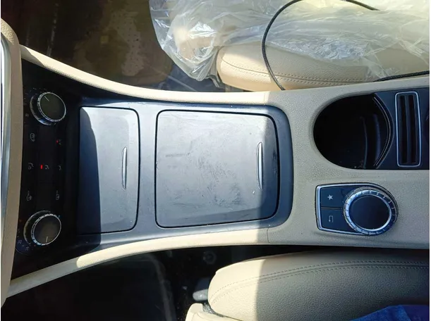Car image 23