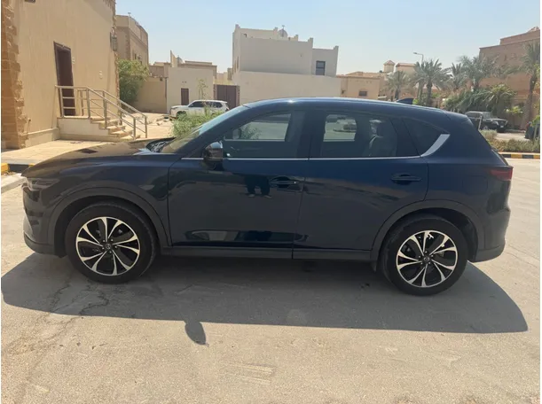 Car image 8