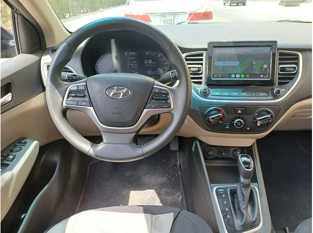 Car image 15