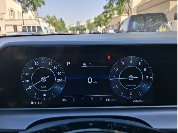 Car image 18