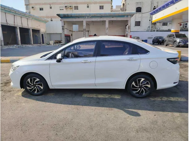 Car image 8