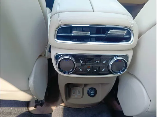Car image 36