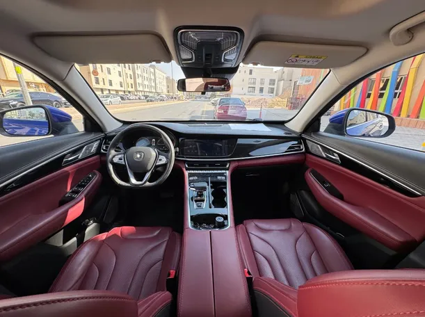 Car image 15