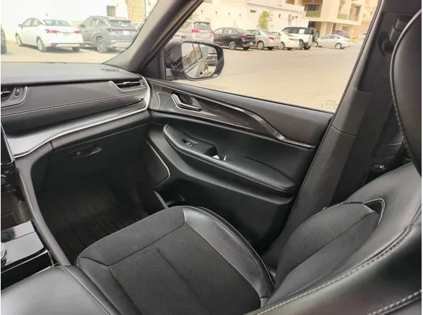 Car image 36
