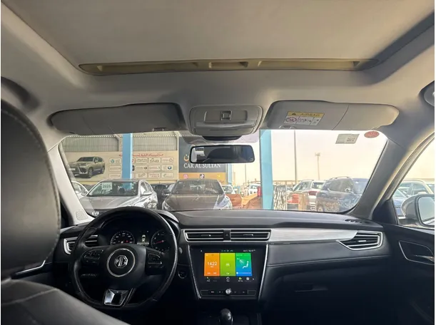 Car image 17
