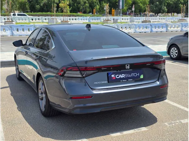 Car image 7