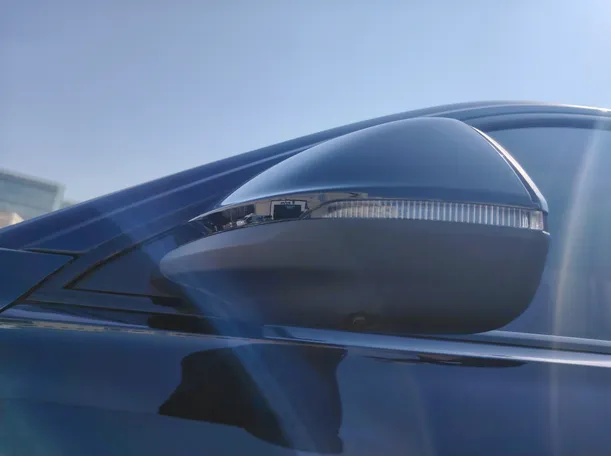 Car image 27