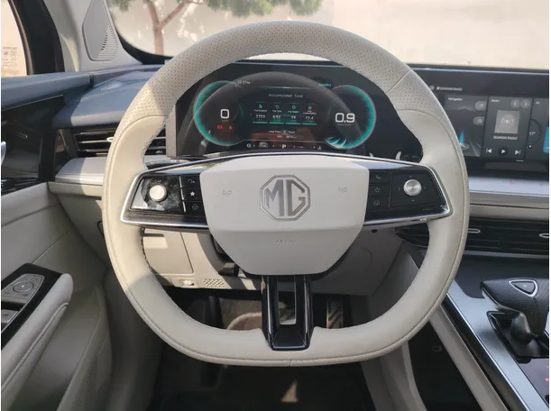 Car image 21