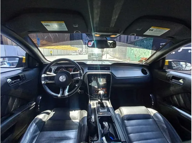 Car image 14
