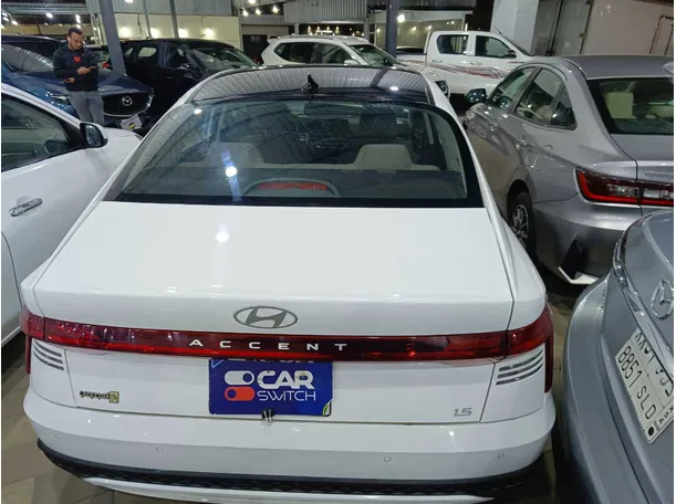 Car image 5