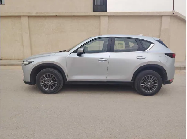 Car image 8