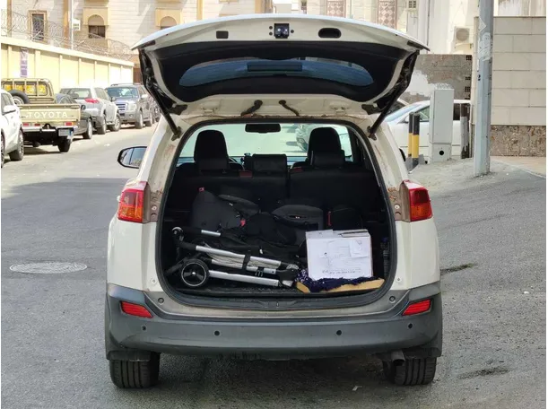 Car image 24