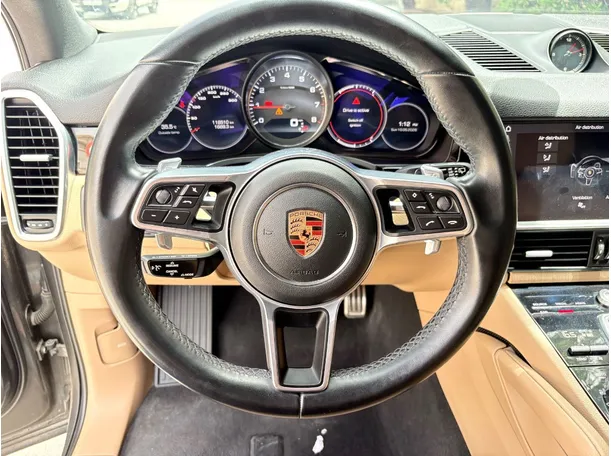 Car image 23