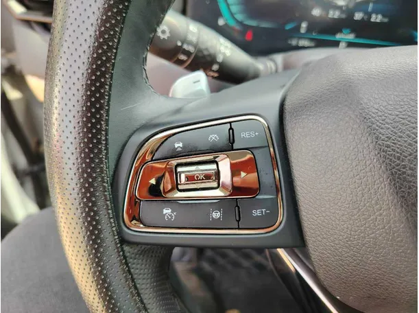 Car image 40