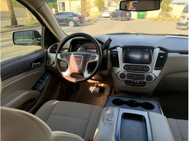 Car image 16