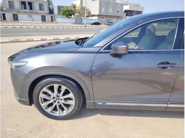 Car image 9