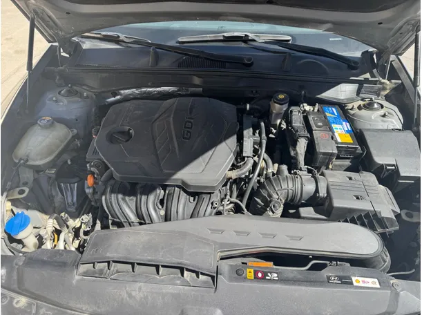 Car image 26
