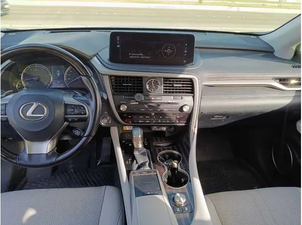 Car image 15